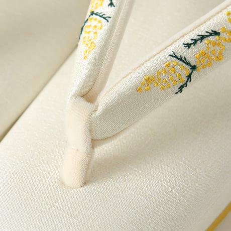 ミモザ刺繍草履（バニラホワイト）｜岩佐