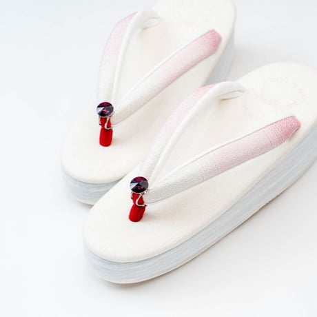 草履ピアス®️（クリスタル）