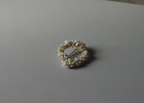 ハレの日の装身具　ブローチ06