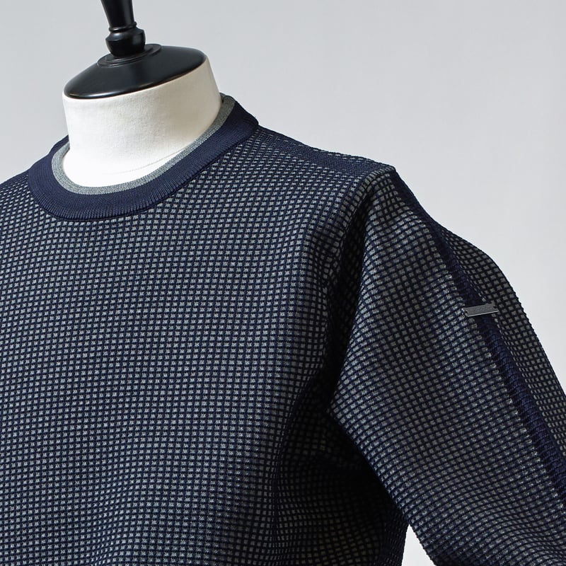 現行販売品　MOCO ゴルフウェア　ウーリーポリエステル長袖クルーネックセーター MOCO [ 21-1252910 ] ｳｰﾘｰﾎﾟﾘｴｽﾃﾙ【長袖ｸﾙｰﾈｯｸ】 - ﾚｯﾄ