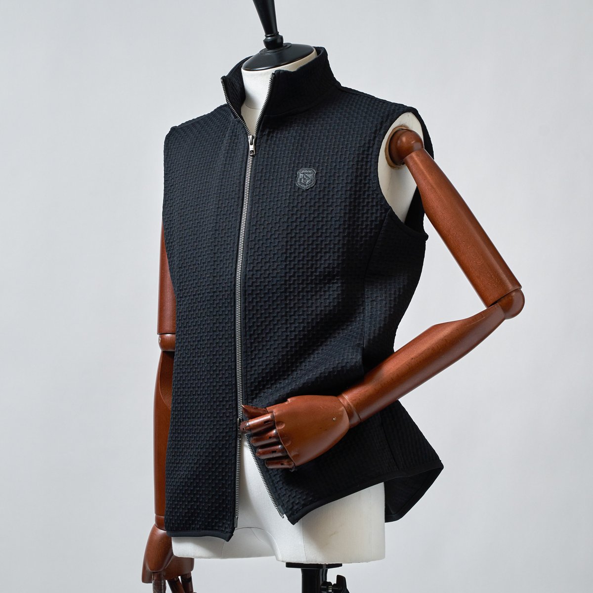 【新品】MunsingwearストレッチダンボールポンチハーフZIPフーディ　L 新品】MunsingwearストレッチダンボールポンチハーフZIPフーディ L