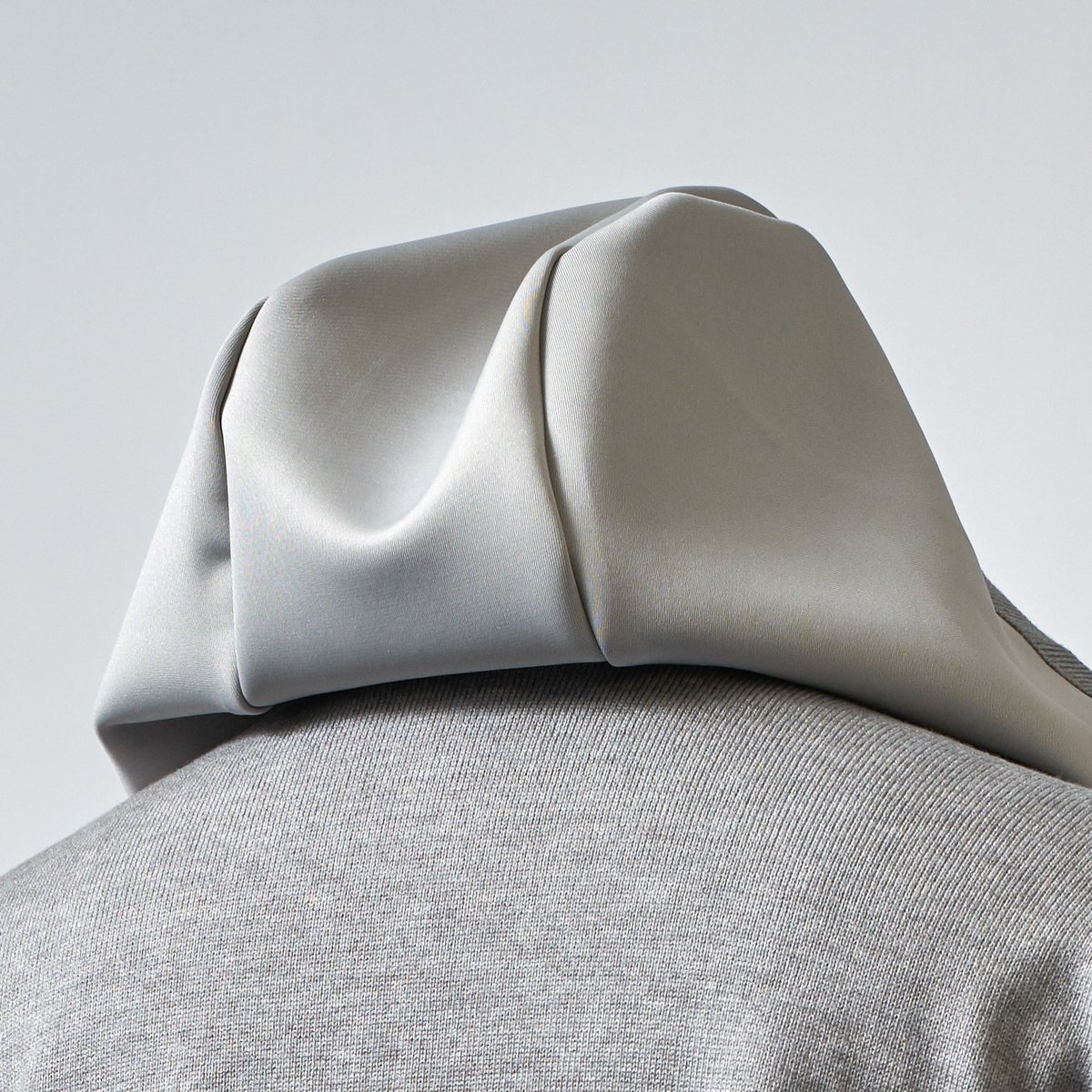 【新品】MunsingwearストレッチダンボールポンチハーフZIPフーディ　L Lorna Bandage Dress | GUESS