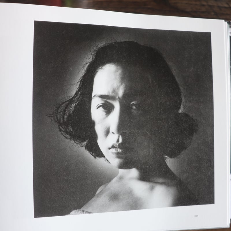 荒木経惟 センチメンタルな旅 1971-2017 | 庭文庫 WEBSHOP 荒木経惟 センチメンタルな旅 1971-2017 | 庭文庫 WEBSHOP