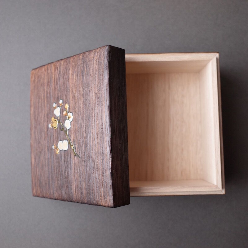 桐箱 枝梅蒔絵 | 金沢桐工芸 岩本清商店