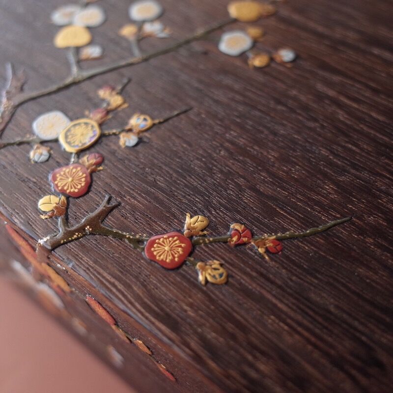 桐箱 紅白梅蒔絵 | 金沢桐工芸 岩本清商店