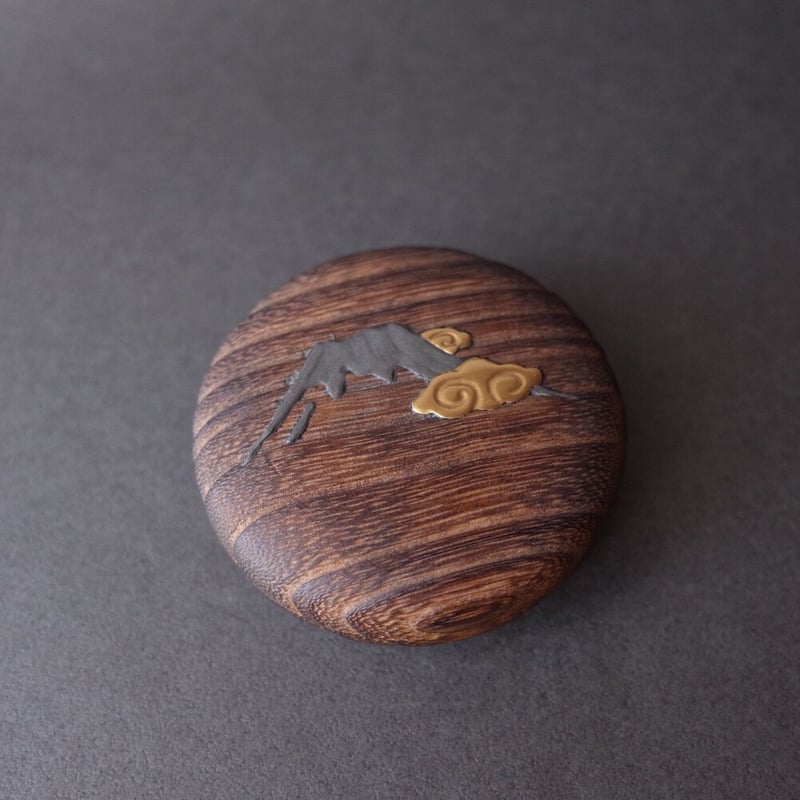 香合 山に雲／金魚蒔絵 | 金沢桐工芸 岩本清商店