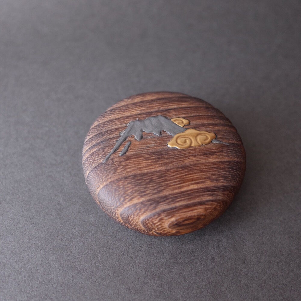 香合 山に雲／金魚蒔絵 | 金沢桐工芸 岩本清商店