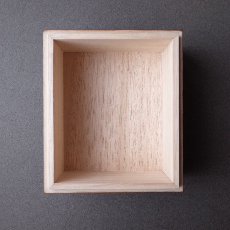 桐箱 枝梅蒔絵 | 金沢桐工芸 岩本清商店