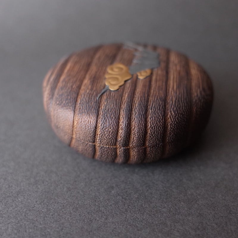 香合 山に雲／金魚蒔絵 | 金沢桐工芸 岩本清商店