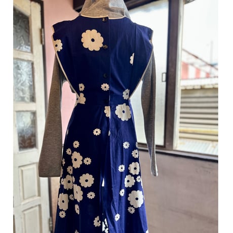EU買付け　珍　エプロンワンピース