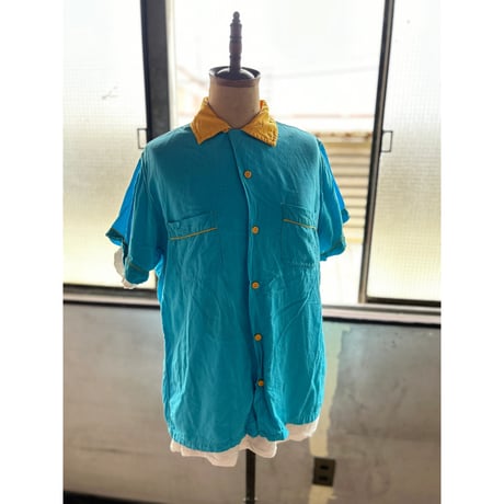ボウリングシャツ