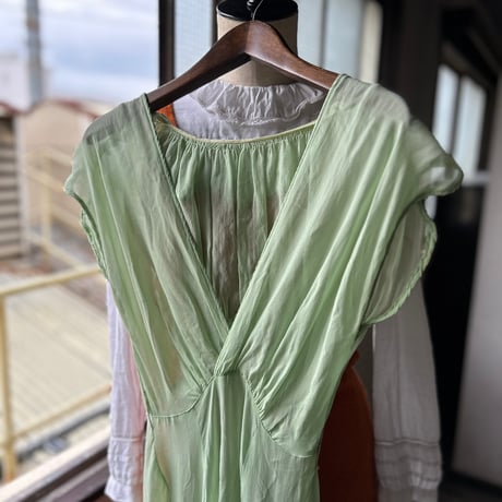 vintage 1940s dress