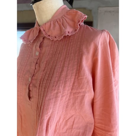 pink blouse