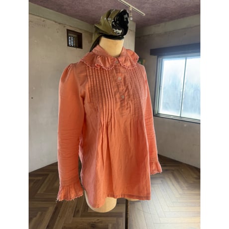 pink blouse