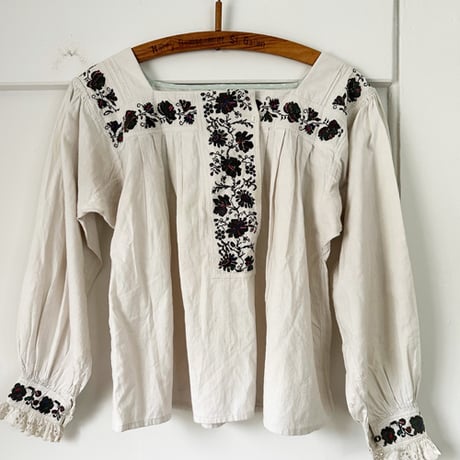 ウクライナ刺繍 | STORES ウクライナ刺繍 | STORES