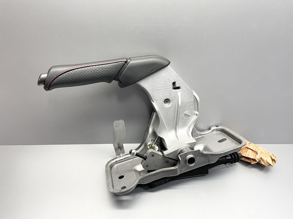 R35GT-R パーキングブレーキ コントロール ASSY NISMO 赤ステッチ 