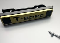 R35GT-R T-spec フロントエンブレム