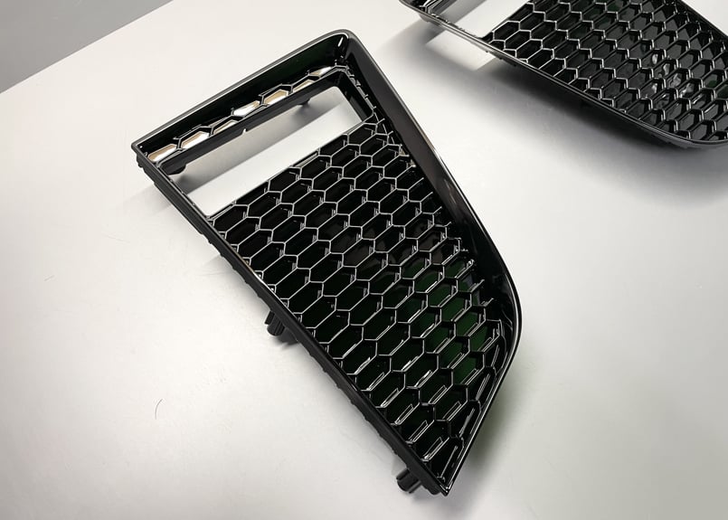 R35GT-R MY17-19 デイライトモールディング | upline web shop 