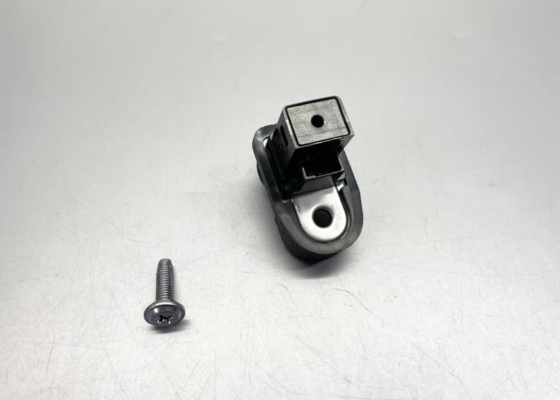 休止中T様 R35GT-R スイッチASSY ドア + ボルト | upline web shop