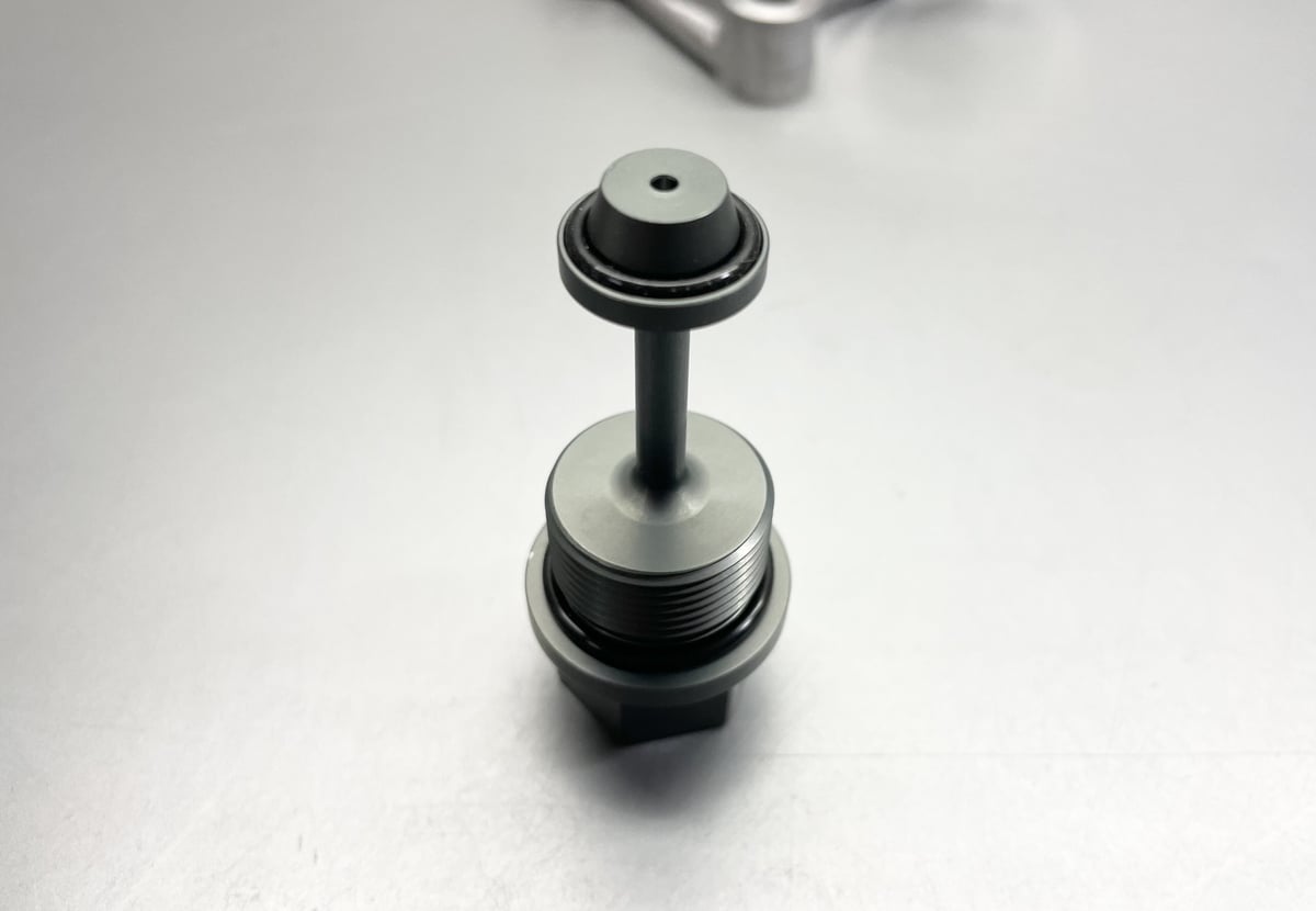 R35 GT-R エンジンオイルクーラー用 サーモレスボルト 35GTR fit=scale-down,w=1200