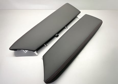 R35GT-R  2024 NISMO フロントドア アームレスト 左右セット 赤ステッチ