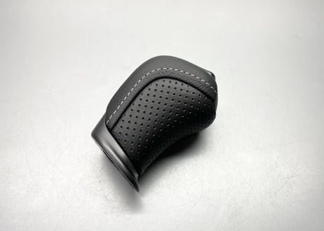 R35GT-R シフトノブ 白ステッチ 2015