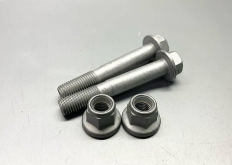 R35GT-R フロントナックルスピンドル ボルト+ナット