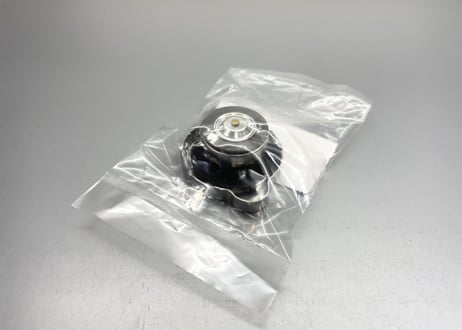 R35GT-R 現行 NISMO ラジエターキャップASSY
