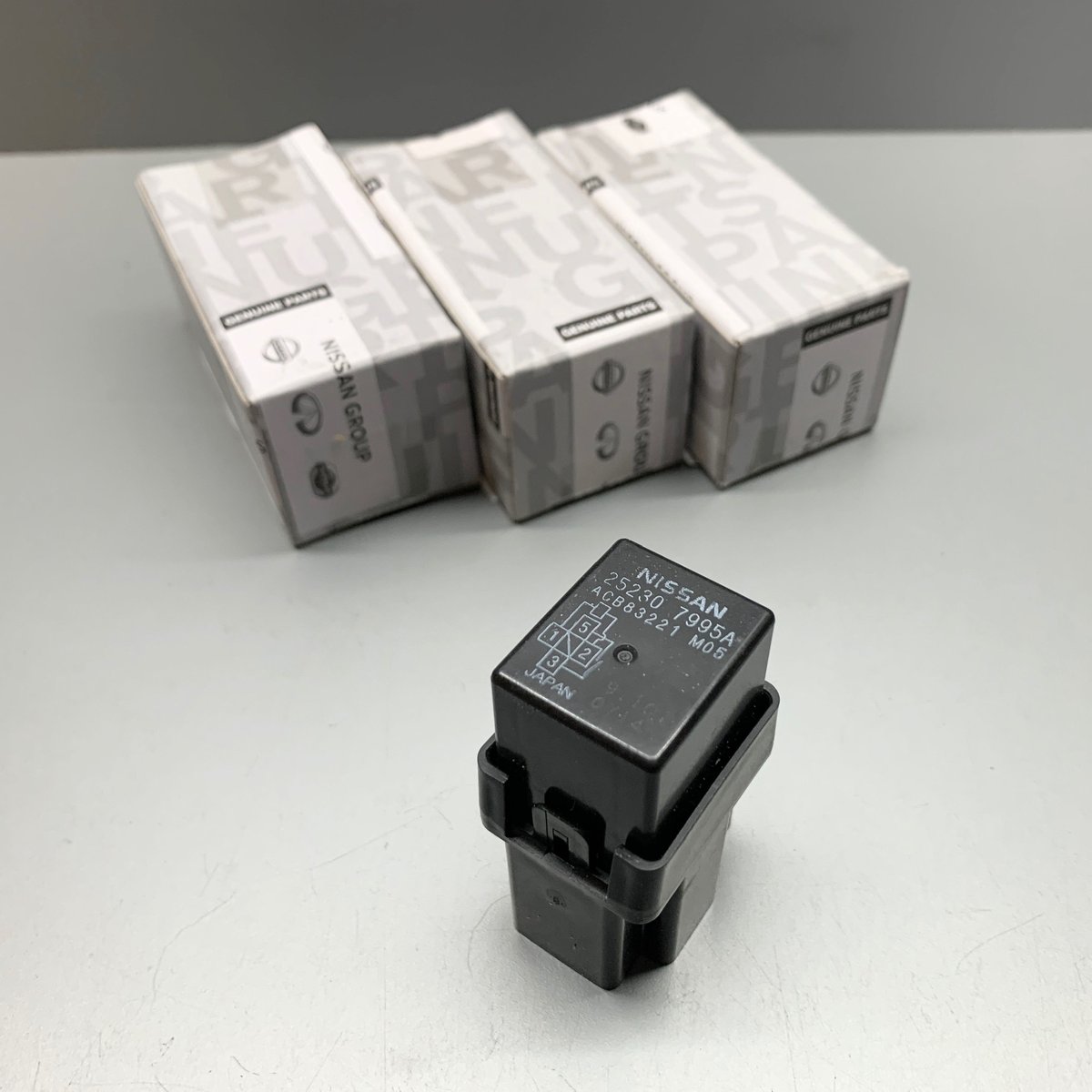 新品 日産純正リレー3個セット 各車種・各所の流用にも！25230-79981 日産 25230-4A0A1 純正 純正品番要確認 エアコン リレー 1個