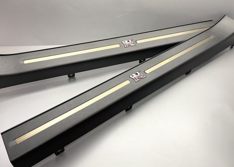 R35GT-R T-Spec キッキングプレート 左右セット