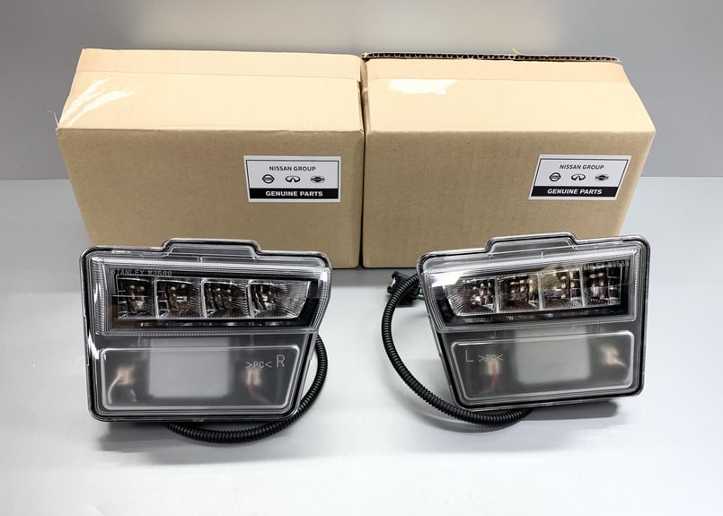 R35GT-R前期用　日産純正LEDデイライト 2個セット R35GT-R前期用 日産純正LEDデイライト 2個セット - メルカリ