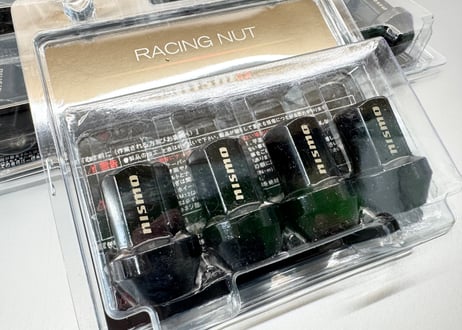 R35GT-R NISMO Racing Nut Medium M12×P1.25 1台分