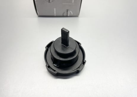R35GT-R パワーステアリングリザーバータンクキャップASSY