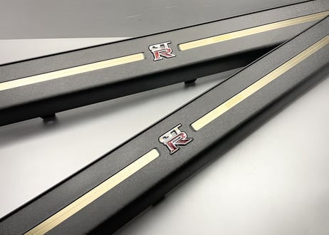 R35GT-R T-Spec キッキングプレート 左右セット