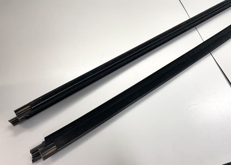 R35GT-R フロントドアアウトサイドモールディング左右セット | upline 