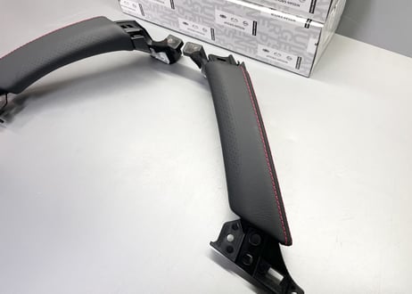 R35GT-R ドアハンドル REDステッチ  中後期用