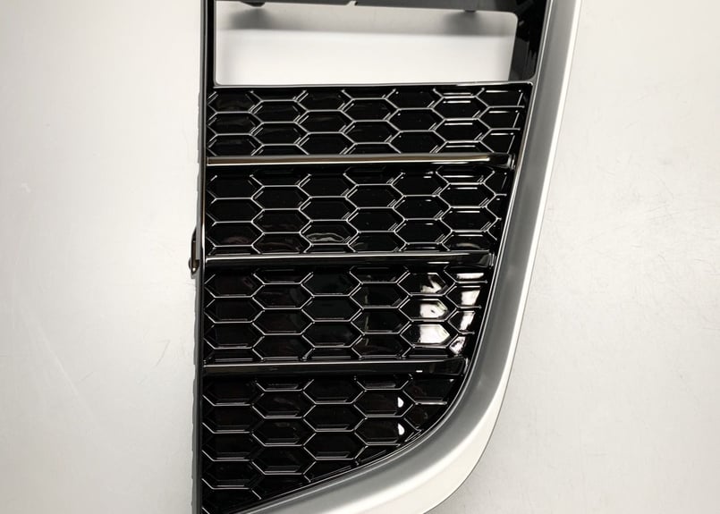 R35GT-R MY22 デイライトモールディング | upline web shop 