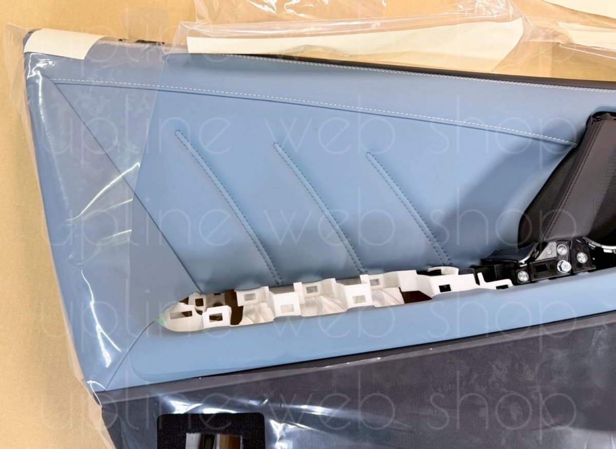 R35GT-R 2025 ファッショナブルインテリア フロントドア