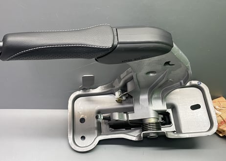 R35GT-R パーキングブレーキ コントロール ASSY 白ステッチ
