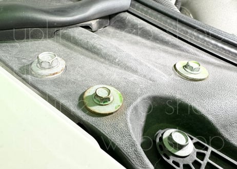 R35GT-R コアサポート ボルト 2010/11-現行