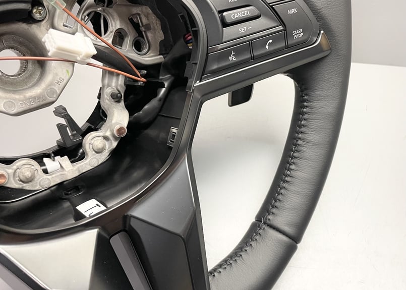 Taisukeです。GT-R ブラック ステアリング R35GT-R 2025 ステアリングASSY 黒ステッチ | upline web shop
