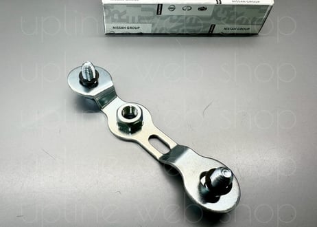 R35GT-R SHOULDER BELT RH BRACKET ASSY