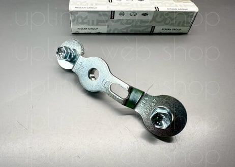 R35GT-R SHOULDER BELT RH BRACKET ASSY
