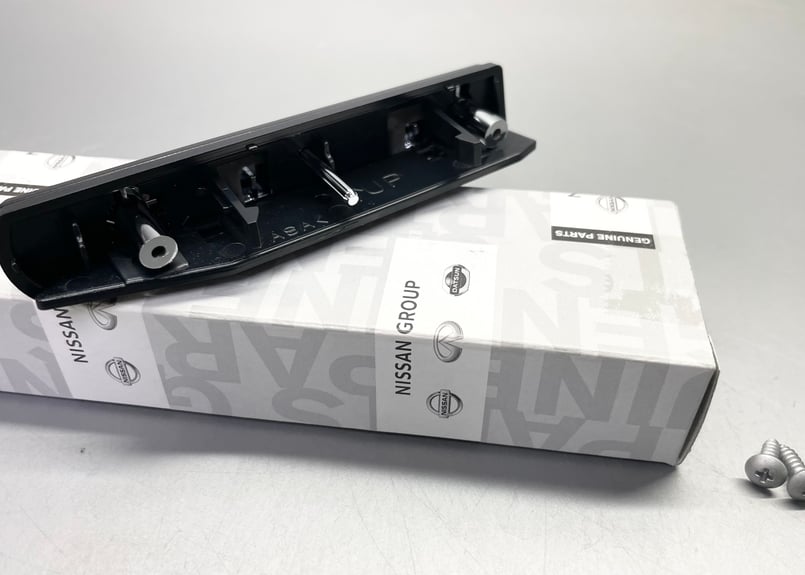 R35GT-R NISMO フロントエンブレム | upline web shop