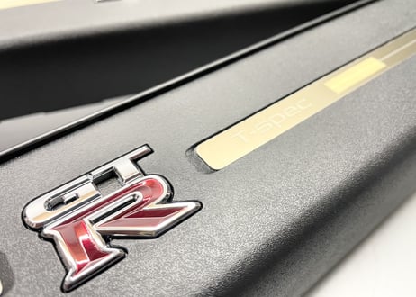 R35GT-R T-Spec キッキングプレート 左右セット