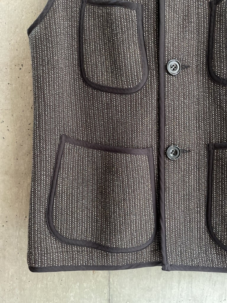 AUBERGE BROWN | SURPLUS OITA