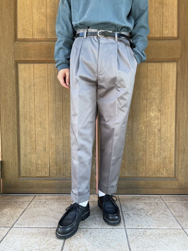 りゆ様専用】Scye Tapered Pleated Trousersベージュ-