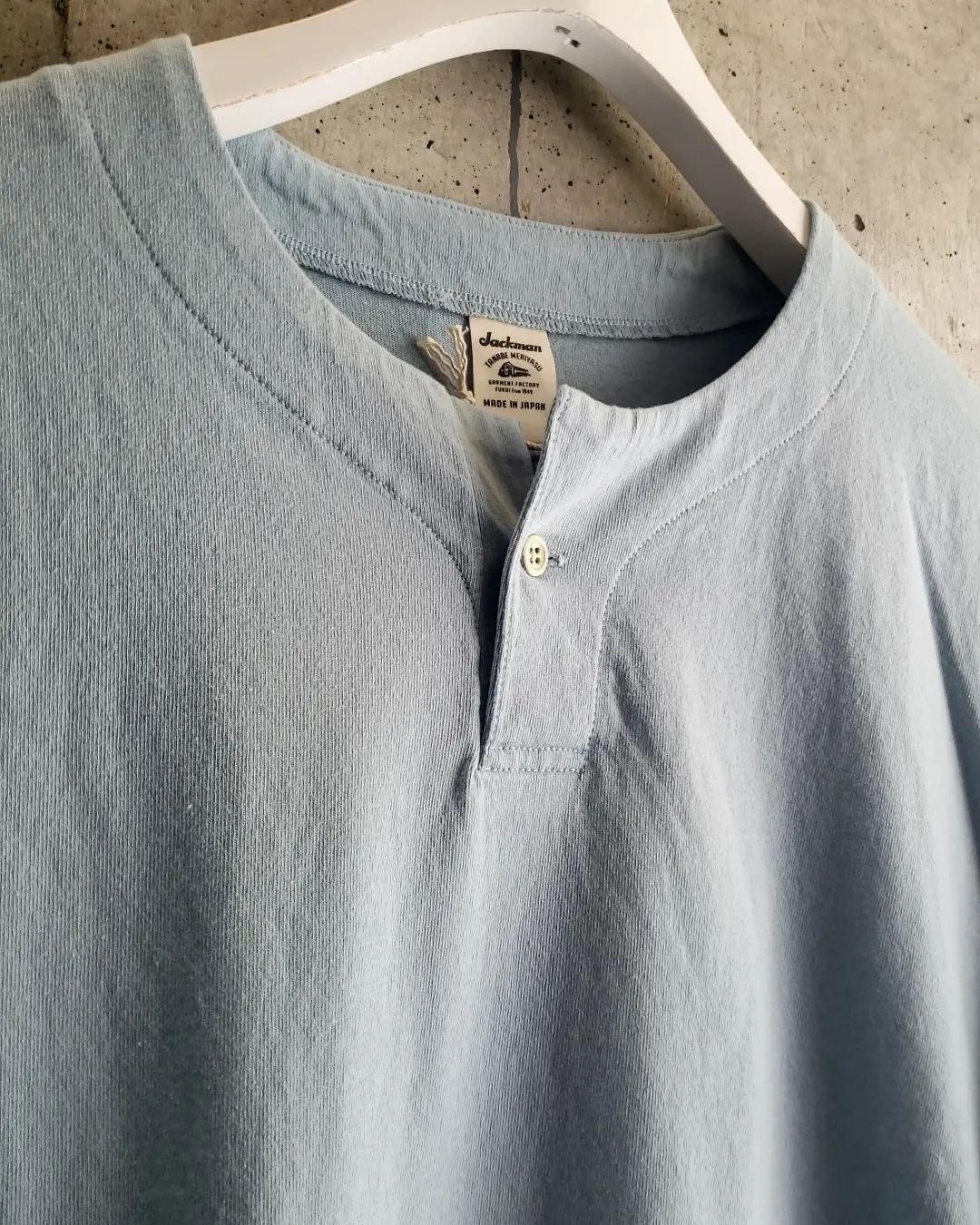 JACKMAN JM5328 HENLEY-NECK TEE | SURPLUS OITA 