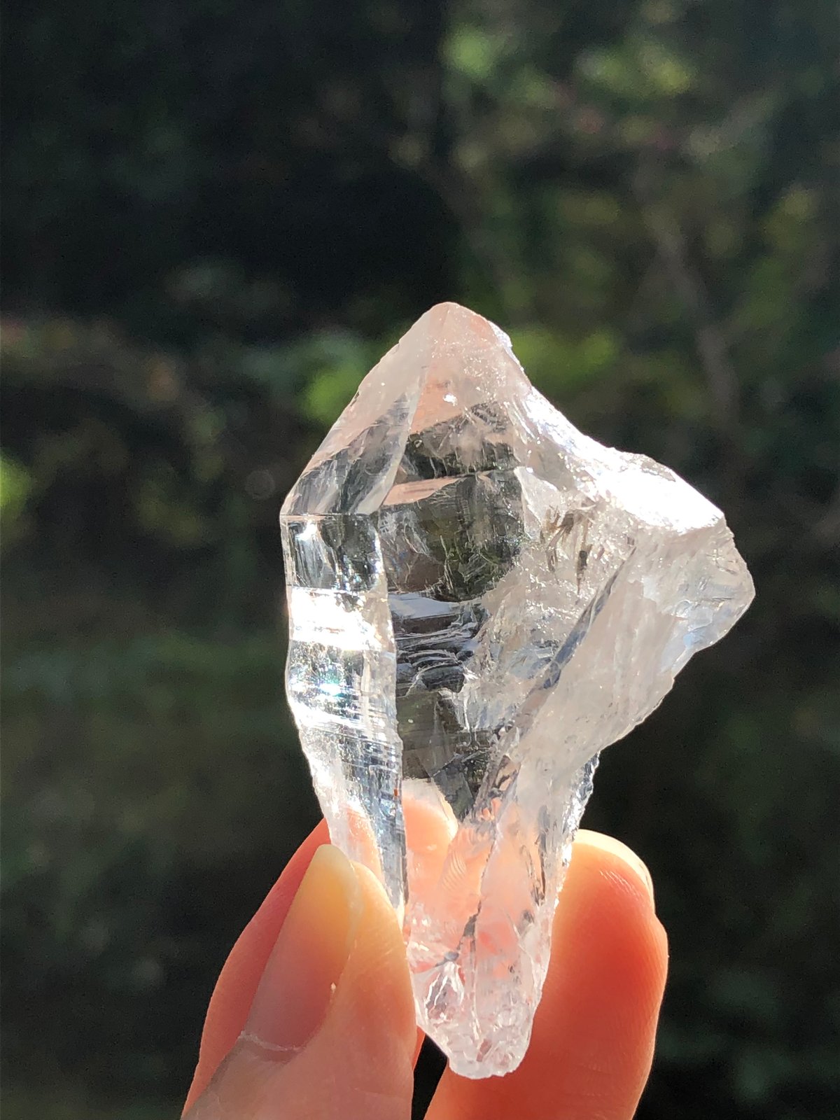 圧巻❗❗八百万神満願成就【高千穂天岩戸水晶】神域強エネルギー⭕高波動原石
お守り 高千穂岩戸水晶【20】♦︎虹入り | Crystal Earth