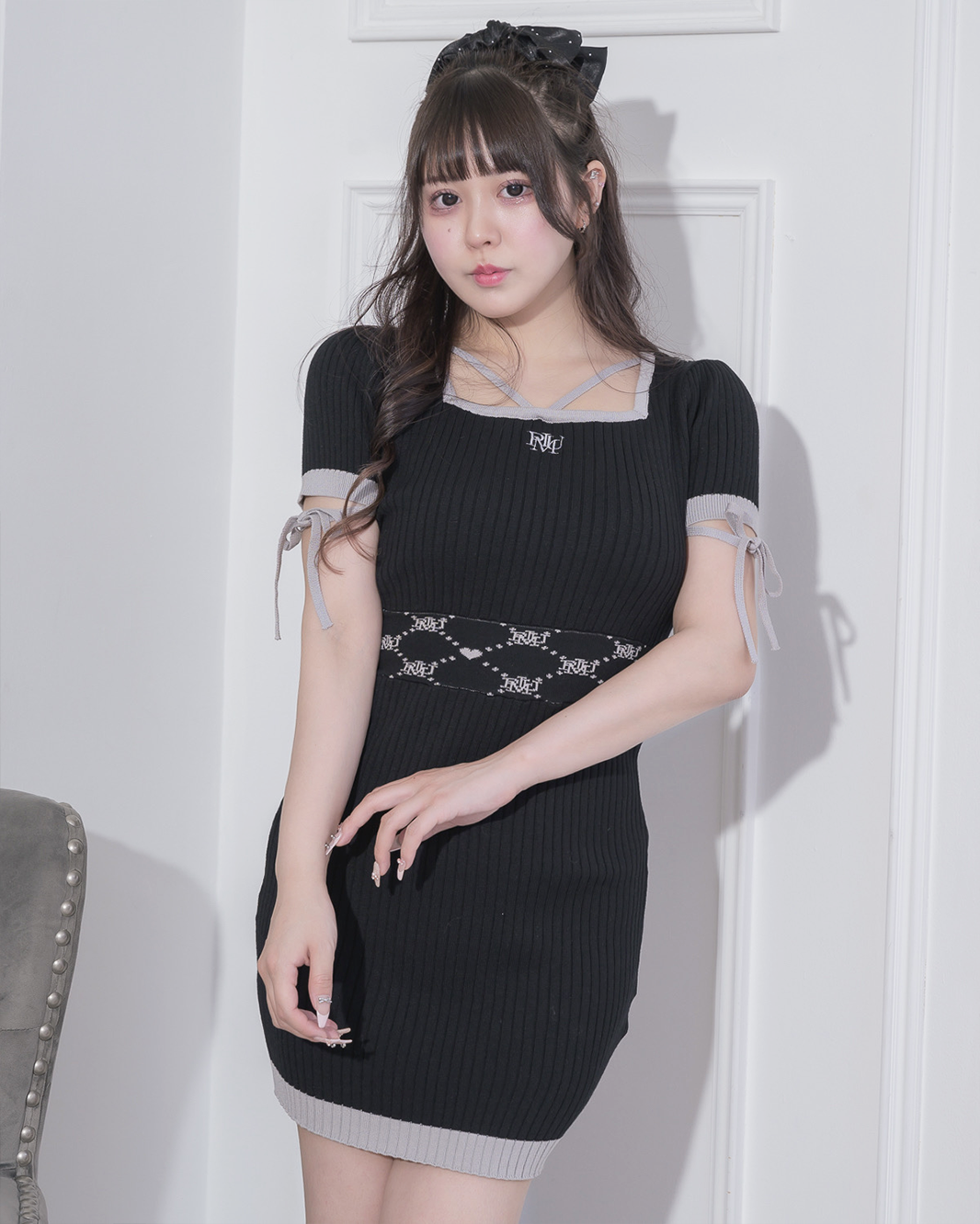pium ピウム モノグラムカットアウトニットワンピース 【お買得 pium ピウム モノグラムカットアウトニットワンピース 【お買得